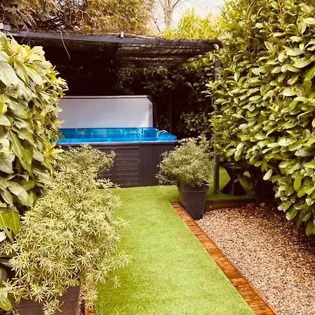 別荘 De La A La Campagne ブルヴィル